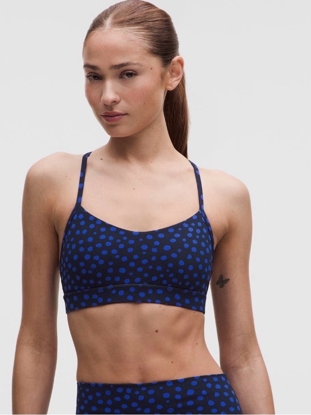 💙 lululemon Flow Y Nulu™ Bra Size 4 /6
